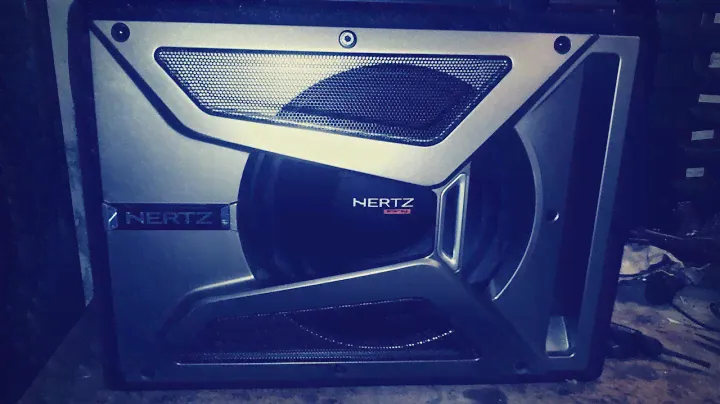 Subwoofer Hertz EBX 250 & Audison SR2 su 206