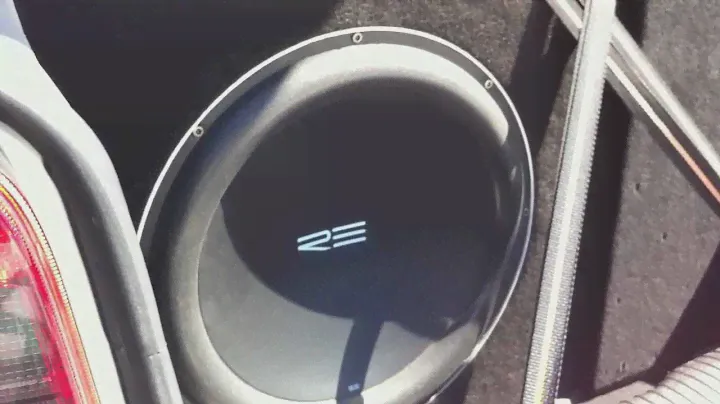 RE Audio SE 15" Subwoofer Bassreflexgehäuse + Audison Lrx 1.1k  - Lil Wayne